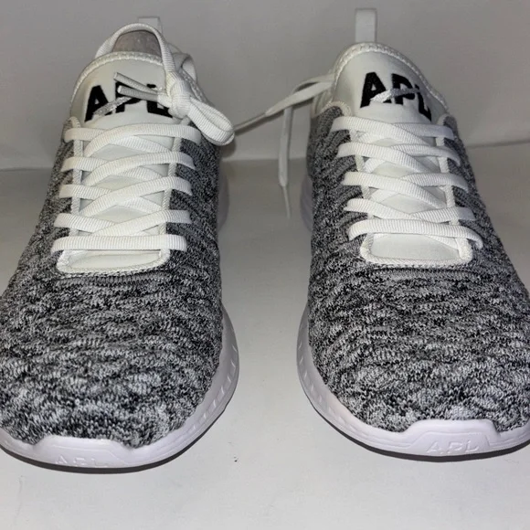 APL TechLoom Breeze Men 7.5 Gray White Knit Running Sneaker Lightweight Shoe NEW